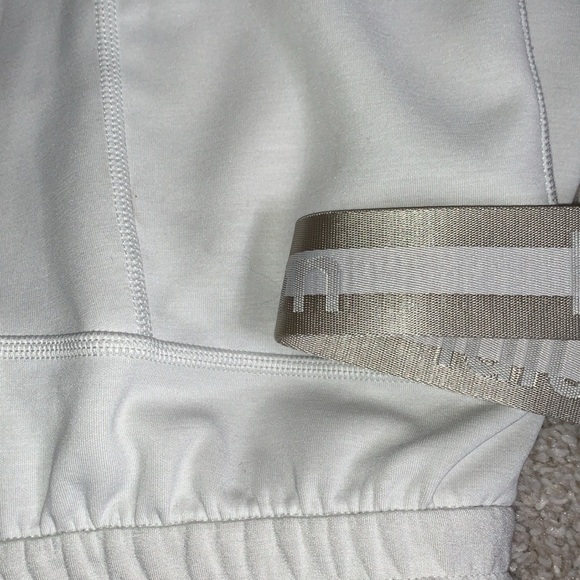NWT- Lululemon- Everywhere Belt Bag W/ Wordmark Strap- Cream/Beige/Off White - Picture 16 of 16